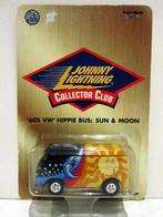 60s VW Hippie Bus Sun & Moon Johnny Lightning Collector Club, VW Bus, Ophalen of Verzenden, Bus of Vrachtwagen, Zo goed als nieuw