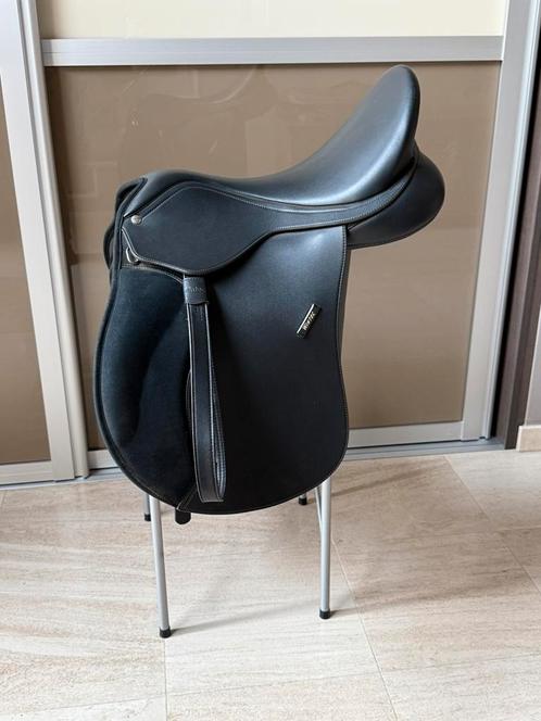 Wintec veelzijdigheidszadel 17,5”, Dieren en Toebehoren, Paarden en Pony's | Zadels, Recreatie, Ophalen
