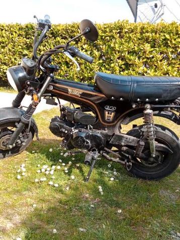 Bluroc dax a klasse nieuwstaat heeft rond de 600 km beschikbaar voor biedingen