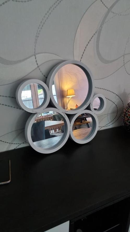 Moderne decoratieve wandspiegel, Huis en Inrichting, Woonaccessoires | Spiegels, Zo goed als nieuw, Ophalen of Verzenden