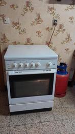 Gasfornuis met oven + gasfles, Elektronische apparatuur, Fornuizen, Ophalen, Gebruikt