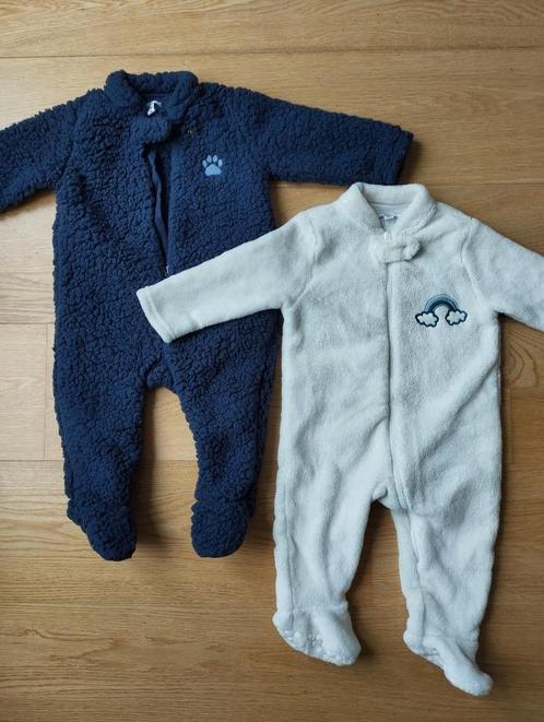 Set van 2 overpyjamas/fleecejumpsuit 9-12 maanden, Kinderen en Baby's, Babykleding | Maat 80, Zo goed als nieuw, Jongetje of Meisje