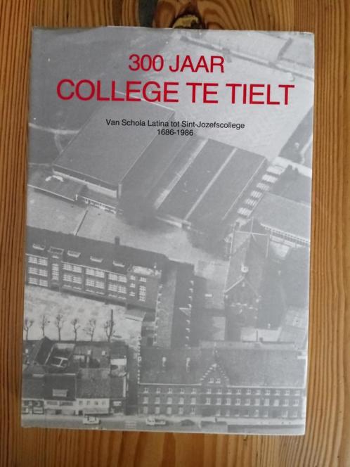 300 jaar College te Tielt, Livres, Histoire & Politique, Comme neuf, Enlèvement ou Envoi