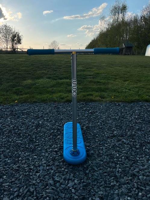 Indo pro trampolinescooter, Sport en Fitness, Skateboarden, Zo goed als nieuw, Ophalen
