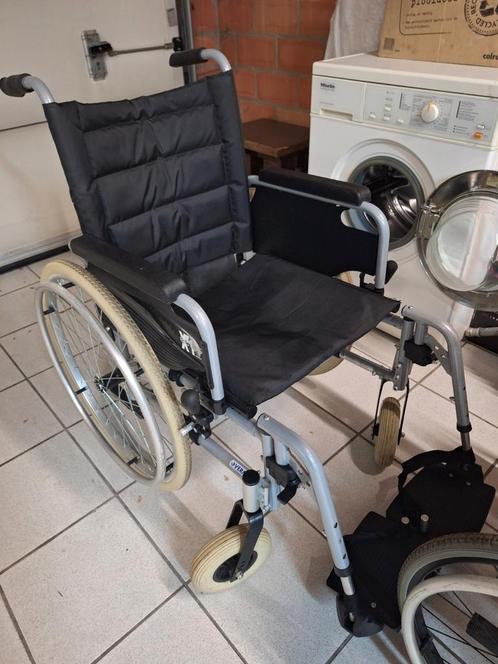 Rolstoel Merk Vermeiren 44CM INCL zitkussen, Divers, Chaises roulantes, Comme neuf, Fauteuil roulant à pousser, Pliant, Enlèvement ou Envoi