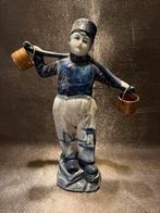 Antiek Delfts-porseleinen melk jongen  beeldje kopper emmers, Ophalen of Verzenden, Zo goed als nieuw