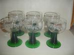 6 witte wijn glazen met gekleurde en gedraaide steel, Enlèvement ou Envoi, Comme neuf, Autres types