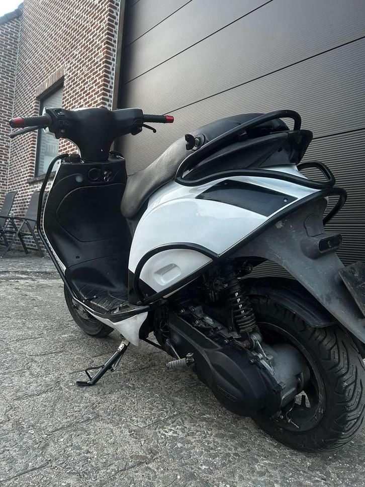 Piaggio zip 172 stage 2, Fietsen en Brommers, Scooters | Piaggio, Zo goed als nieuw, Zip, Klasse A (25 km/u), Tweetakt, Ophalen of Verzenden