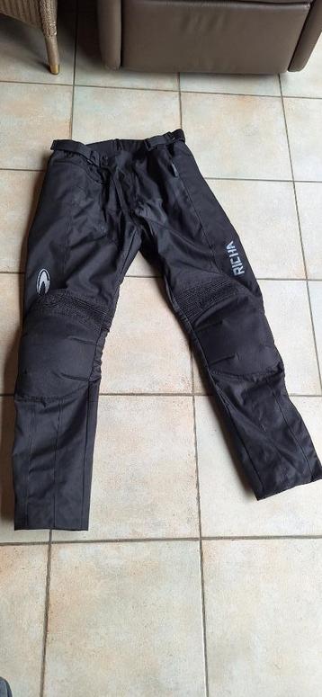 Motorbroek Richa maat L in perfecte staat. beschikbaar voor biedingen