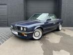 BMW E30 320I cabriolet / oldtimer / nieuwe kap / 164000km, Auto's, Achterwielaandrijving, Zwart, Cabriolet, Blauw