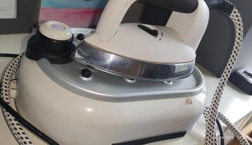 Gratis Strijk machine Laurastar, Elektronische apparatuur, Strijkijzers en Strijkplanken, Ophalen, Gebruikt, Strijkijzer met snoer