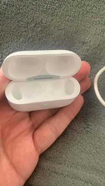 AirPods Pro 2e generatie (USB-C)– originele oplaadcase A2968 beschikbaar voor biedingen