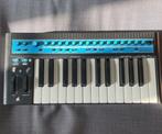 Novation Bass Station 1 Synthesizer, Gebruikt, Novation, Met standaard, Overige aantallen