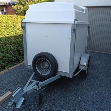 Gesloten aanhangwagen te huur max 750kg  beschikbaar voor biedingen