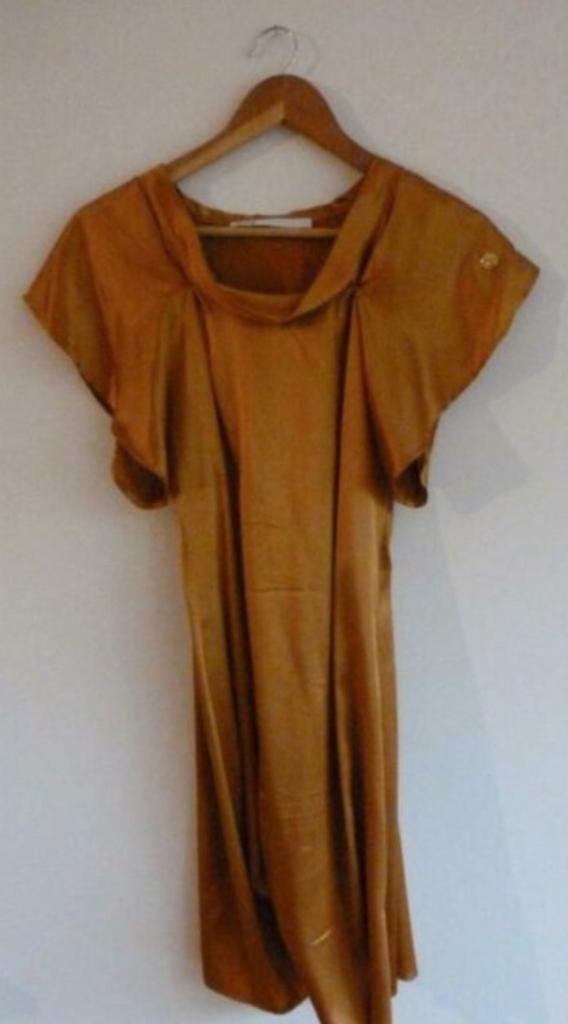 Mooie zijden jurk van Fairly maat M, Kleding | Dames, Jurken, Zo goed als nieuw, Maat 38/40 (M), Overige kleuren, Boven de knie