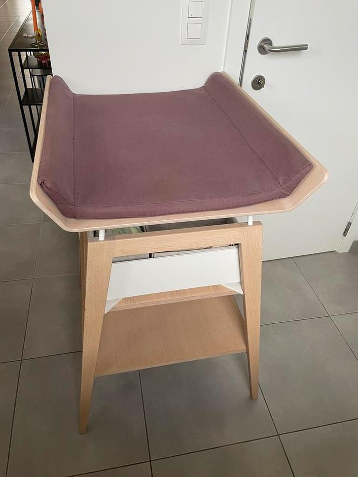 Leander linea verzorgingstafel met uitschuifbare lade, Kinderen en Baby's, Kinderkamer | Overige Meubels, Zo goed als nieuw, Tafel