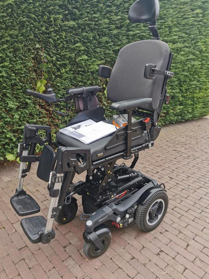 Elektrische rolstoel quickie Q700R met alle mogelijkheden, Diversen, Rolstoelen, Zo goed als nieuw, Elektrische rolstoel, Inklapbaar