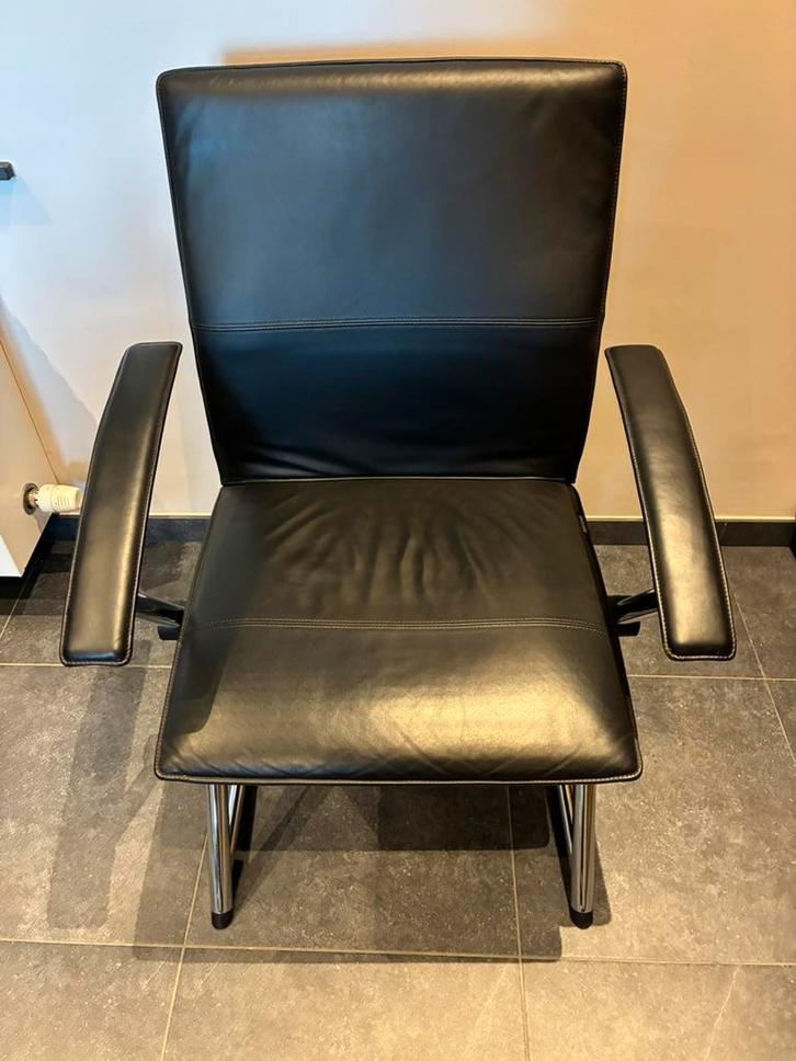 6 lederen stoelen, zware uitvoering, brede zit, Huis en Inrichting, Zetels | Complete zithoeken, Zo goed als nieuw, Leer, Metaal