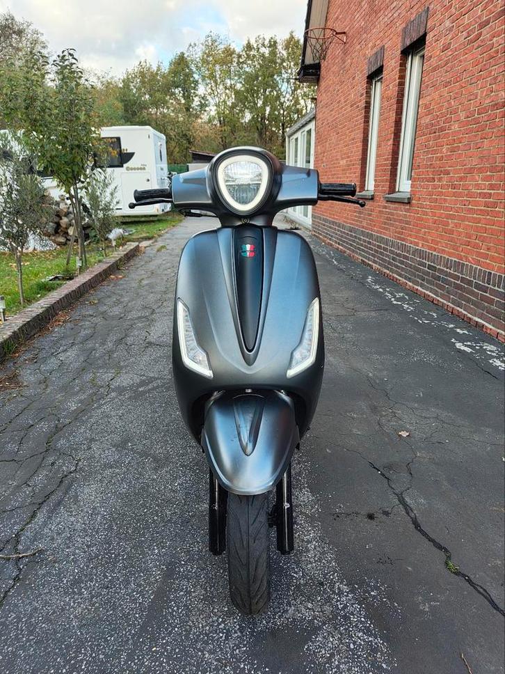 2022 - B-klasse Scooter - GTS Bravo, Fietsen en Brommers, Scooters | Aprilia, Ophalen