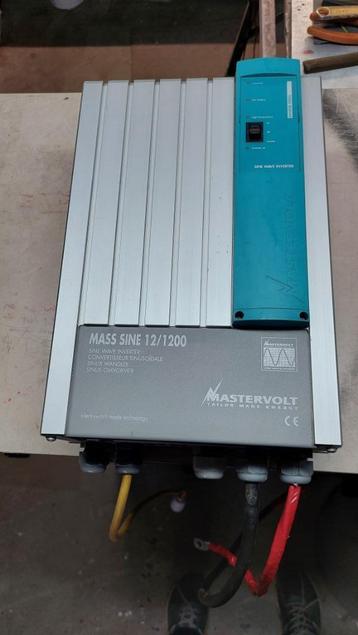 omvormer 12/220 v beschikbaar voor biedingen