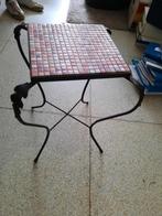 Sellette, petite table d'appoint en fer forgé carrelage. Vin, Ophalen
