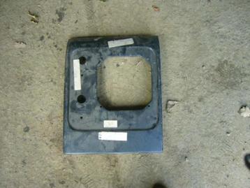 Steunblad voor de koplamp van de Land Rover Series III beschikbaar voor biedingen