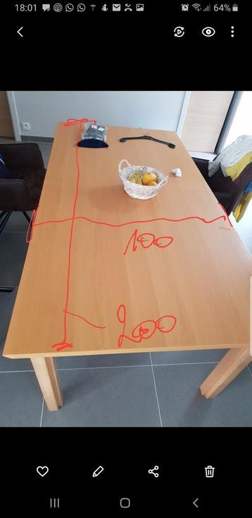 Eettafel 2m op 1m (uittrekbaar 3m op 1m) beschikbaar voor biedingen