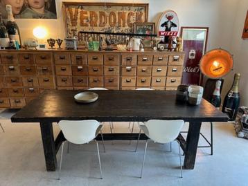 robuuste eettafel tafel keukentafel lange zwarte oude  beschikbaar voor biedingen