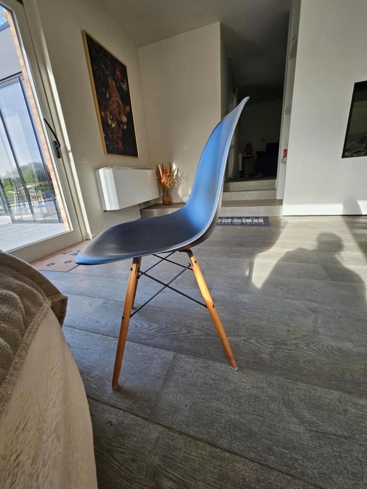 4 chaises Vitra authentiques Eames DSW numérotées 03/04/2013, Maison & Meubles, Chaises, Utilisé, Quatre, Bois, Métal, Autres matériaux