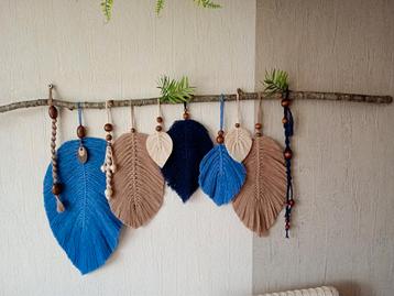Veren hangers macrame.  60 breed 45 hoog.Muurdecoratie beschikbaar voor biedingen