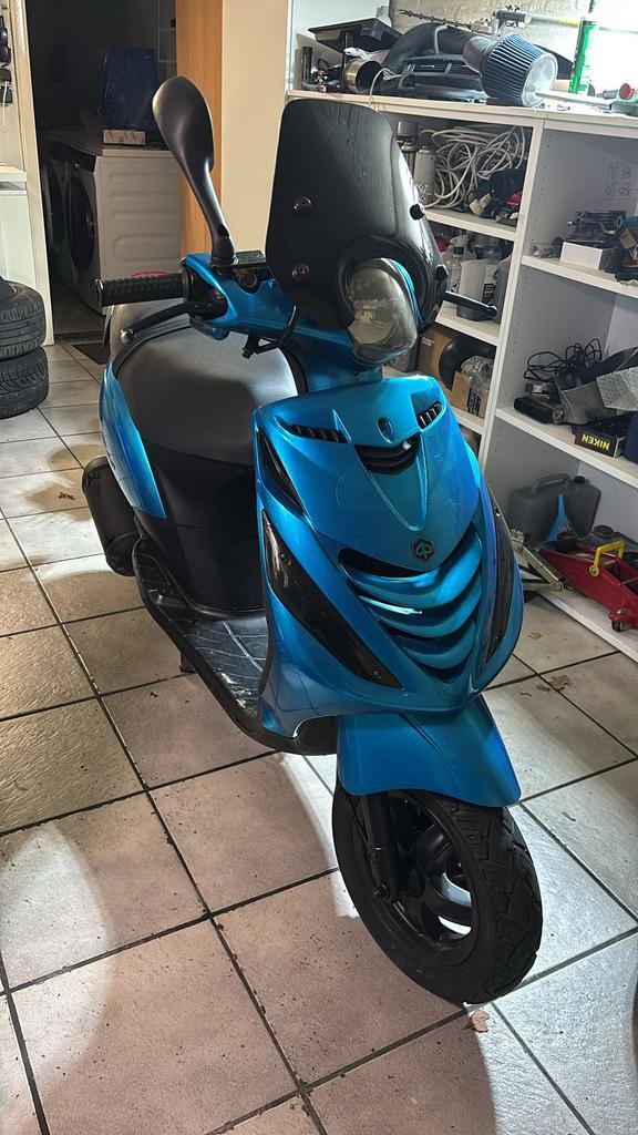 Piaggio Zip 50cc 4T – A-klasse €1100, Fietsen en Brommers, Scooters | Piaggio, Zo goed als nieuw, Zip, Ophalen