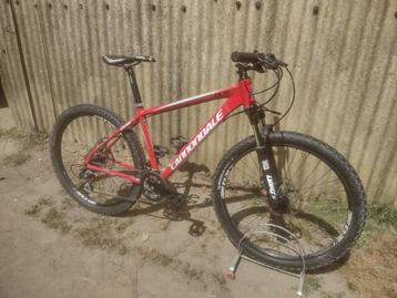 Zeer propere mtb CANNONDALE 24 vers 26 inch verende vork beschikbaar voor biedingen