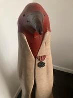 Pinquin, gemaakt uit fijne houten latjes., Enlèvement