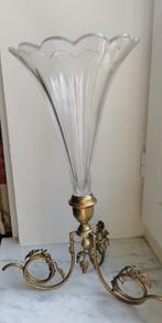 Charmant vase cornet en verre et bronze, Enlèvement