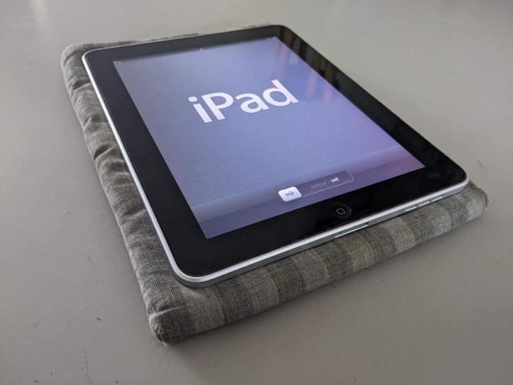 iPad (1ste generatie, 16GB), Computers en Software, Apple iPads, Zo goed als nieuw, Apple iPad, Wi-Fi, 9 inch, 16 GB, Zilver, Ophalen of Verzenden