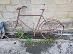 Vieux vélos pour décoration, Ophalen, Jaren '20 of ouder