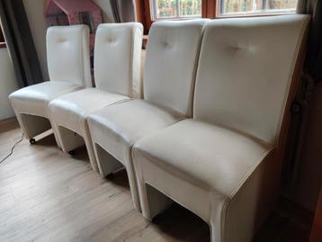 Stoelen met wieltjes - gebroken wit  beschikbaar voor biedingen