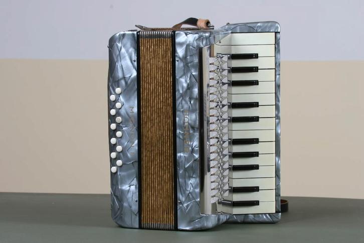 Accordeon Hohner Mignon II, Muziek en Instrumenten, Accordeons, Gebruikt, Toetsaccordeon, Overige formaten, Hohner, Met koffer