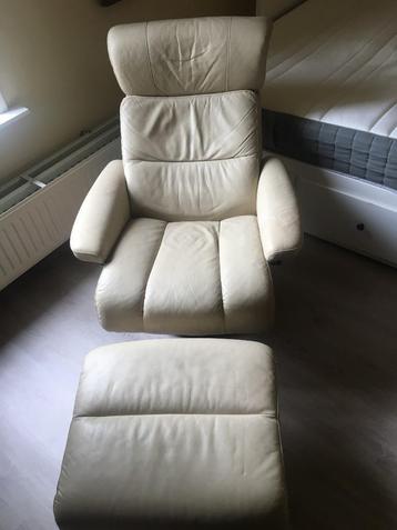 Fauteuille zetel met ligstand en voetenbankje beschikbaar voor biedingen