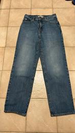 Levi's maat 26, Kleding | Dames, Broeken en Pantalons, Ophalen of Verzenden, Zo goed als nieuw