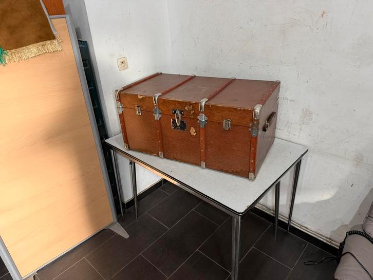 Ancienne malle de voyage vintage, Maison & Meubles, Armoires | Dressoirs, Utilisé, Enlèvement ou Envoi