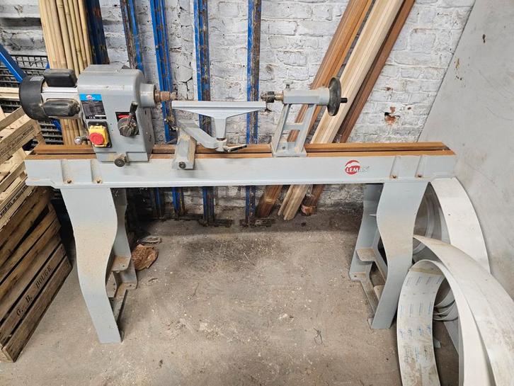 Tour à bois Leman TAB110 + gouges et mandrins, Articles professionnels, Machines & Construction | Travail du bois, Enlèvement
