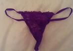 Donker paarse kanten string maat S, Kleding | Dames, Ondergoed en Lingerie, Ophalen of Verzenden, String