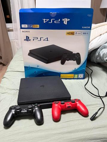 Playstation 4 met 2 controllers beschikbaar voor biedingen