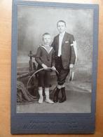 Oude foto 2 jongens, hoepel matrozenpakje, strohoed, Verzenden