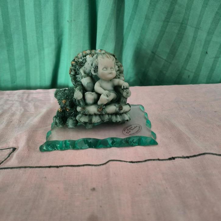 Beeldje "Baby in zetel" op Muranoglas, Verzamelen, Beelden en Beeldjes, Gebruikt, Mens, Ophalen