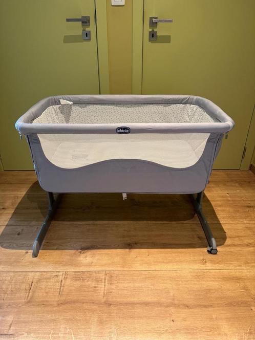 Chicco co-sleeper Next2Me + aerosleep matras, Kinderen en Baby's, Babywiegjes en Ledikanten, Zo goed als nieuw, Ledikant, Ophalen of Verzenden
