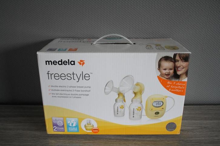 Afkolfmachine Medela Freestyle met veel toebehoren, Kinderen en Baby's, Babyvoeding en Toebehoren, Gebruikt, Borstkolf, Ophalen of Verzenden