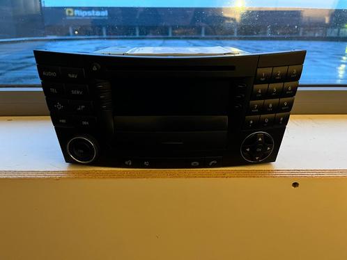 Navigatie Mercedes-Benz E-CLASS (W211) 2002 - 2009 A21182751, Auto-onderdelen, Dashboard en Schakelaars, Gebruikt, Ophalen of Verzenden