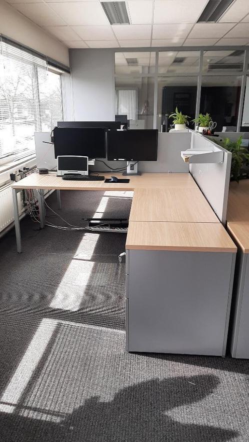 bureau met tussenwand (4 stuks), Huis en Inrichting, Overige Huis en Inrichting, Gebruikt, Ophalen